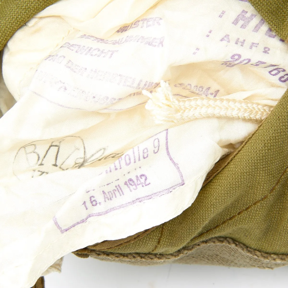 Original WWII US Army Captain Bring Back Trophy Set- German Luftwaffe Aviator Seat Pack Parachute, Bayonets and Certificate